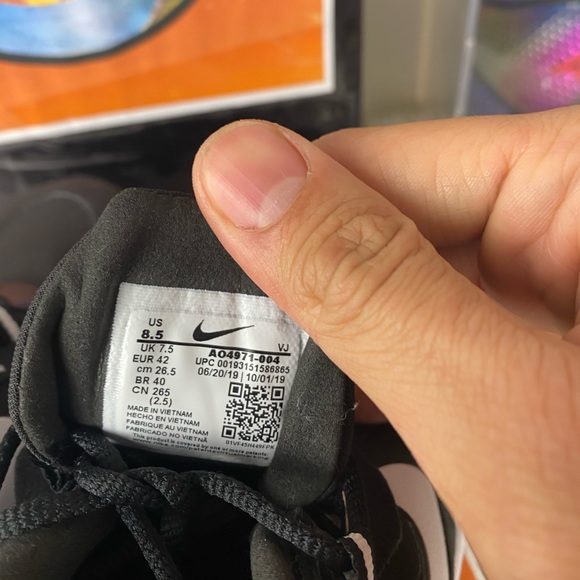 🆕 - Nike Air Max 270 React Black - Size: M 8.5/9 - Picture 10 of 12